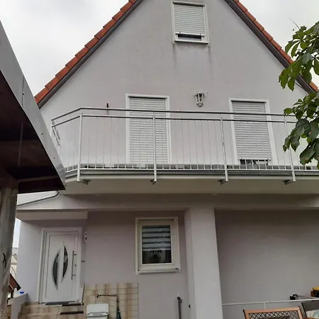 Ferienwohnung Kastanie Zirndorf Exterior photo